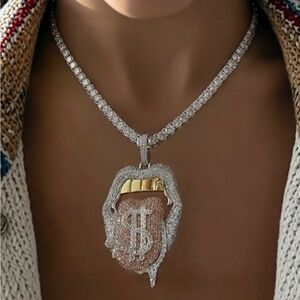 Lip money necklace
